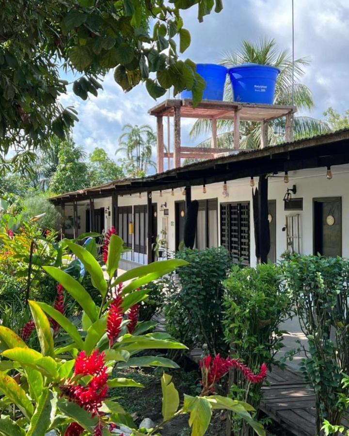 Hotel Madreselva Leticia Exterior photo